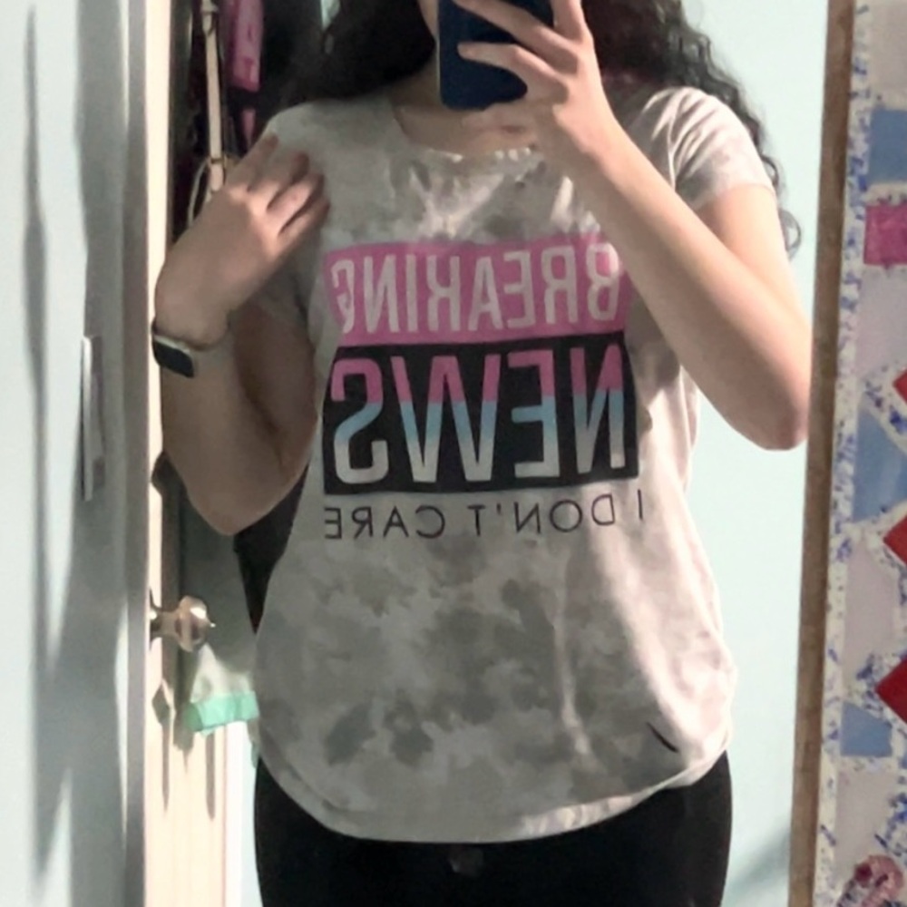 Sarcast t-shirt size medium